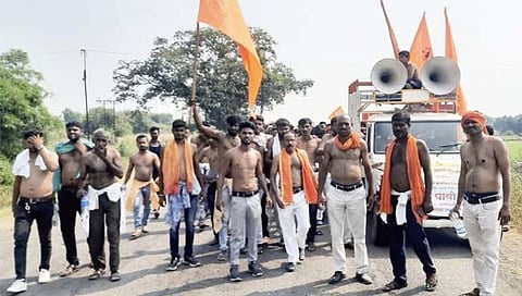 Parbhani: मराठा आरक्षणासाठी पाचेगाव-जिंतूर अर्धनग्न पदयात्रा