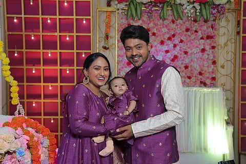 ऋषिकेश शेलार कुटुंबासोबत