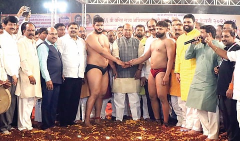 Pune News : ऑलिम्पिकमध्ये खेळण्याचे स्वप्न बघा : खा. रामदास तडस