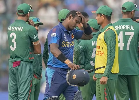 बांगला देश विरुद्ध श्रीलंका सामन्यात श्रीलंकेचा फलंदाज अँजेलो मॅथ्यूज याला 'टाईम आऊट' ठरविण्यात आले.