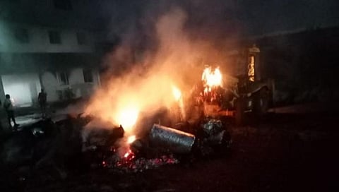 तळवडे आग दुर्घटना : सहा महिला कामगारांवर अंत्यसंस्कार