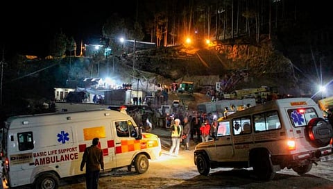 Uttarkashi Tunnel rescue : बचाव कार्याचा शेवटचा टप्पा थांबला; ऑगर मशीनमध्ये बिघाड, दिल्लीहून तज्ज्ञ दाखल