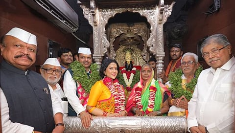 Kartiki Ekadashi 2023 : बा विठ्ठला…राज्यातील सर्व जनतेला सुखी, समाधानी ठेवून सर्वांच्या मनोकामना पूर्ण कर : फडणवीस यांचे विठ्ठलाचरणी साकडे