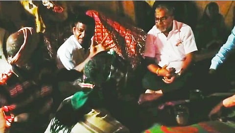 Kolhapur News : आमच्या जीवापेक्षा वनकायदे श्रेष्ठ आहेत का? तळीचा धनगरवाडा ग्रामस्थांची कैफियत