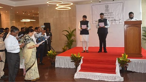 Mumbai 26/11 : २६/११ च्या हल्ल्यातील शहिदांना राज्यपाल, मुख्यमंत्री, उपमुख्यमंत्र्यांची मानवंदना