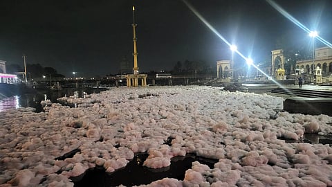 ऐन दिवाळीत इंद्रायणी नदी प्रदूषित !