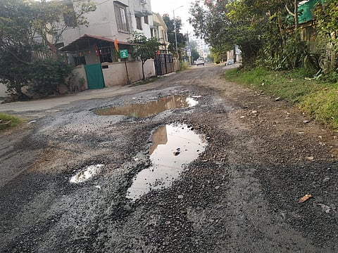 Pcmc News : तळेगावात धोकादायक खड्डे