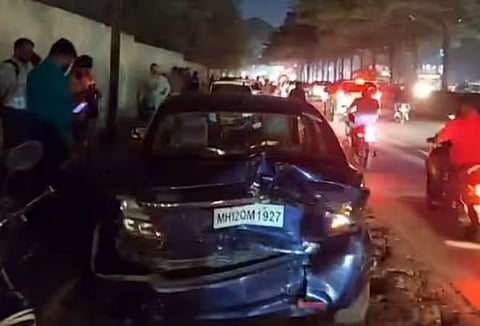 पुण्यात विचित्र अपघात; एसटी बसने पाच वाहनांना उडवले