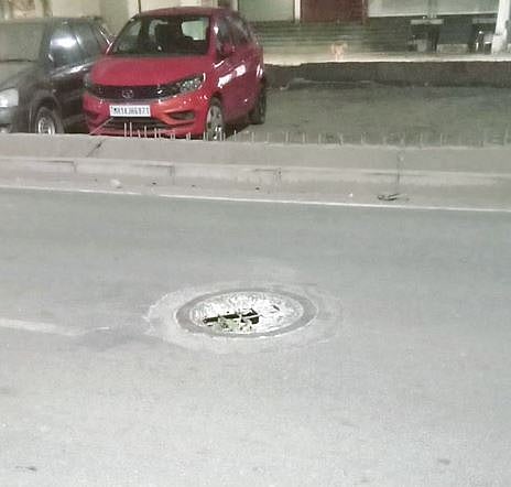 Pimpri News : भोसरी परिसरातील चेंबरची दुरुस्ती कधी?