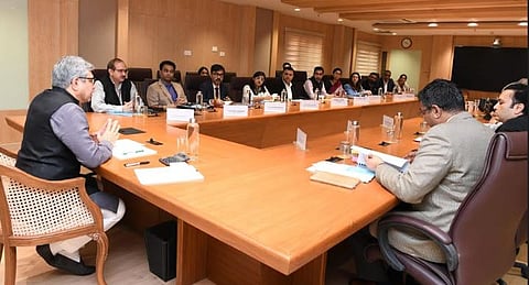 मंत्री अश्विनी वैष्णव