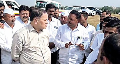 जनावरांसाठी चारा उपलब्ध करा ; शेतकर्यांची सहकारमंत्री वळसे पाटलांकडे मागणी