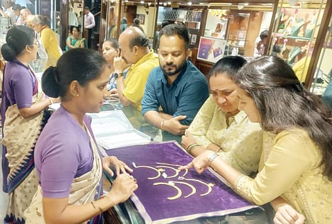 पुणेकरांची दिवाळी झोकात ! खर्च केले तब्बल चार ते पाच हजार कोटी