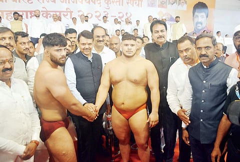 Pune News : महाराष्ट्राच्या मल्लांनी मोठी स्वप्ने बघावीत : उपमुख्यमंत्री देवेंद्र फडणवीस