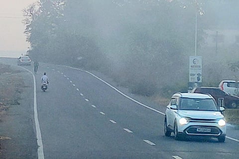 Weather Update : अवकाळी पाऊसोबत दाट धुके अन् गारठा