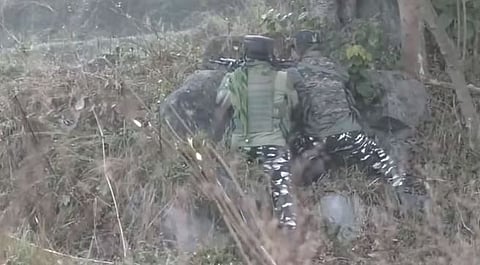 जम्मू विभागातील राजौरी जिल्ह्यातील धरमसालच्या बाजीमल भागात आज (दि.२३) सलग दुसर्या दिवशी चकमक सुरुच राहिली. सुरक्षा दलाच्या जवानांनी परिसराला वेढा दिला आहे.