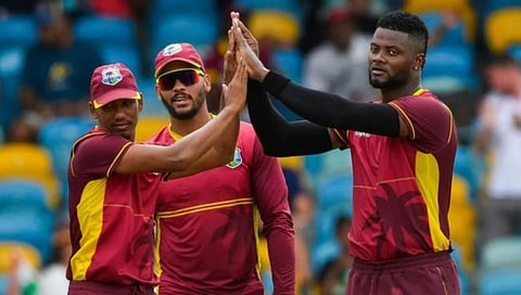 Mumbai Indians : आयपीएलच्या लिलावापूर्वी मुंबई इंडियन्सची मोठी खेळी! लखनौच्या ‘या’ खेळाडूला केले खरेदी