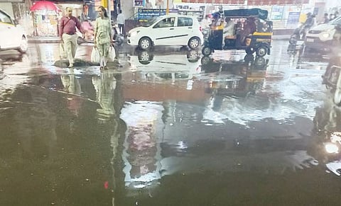 ‘त्रिपुरारी’वर जलाभिषेक ; जोरदार पावसाने दाणादाण