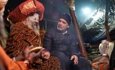 काँग्रेस नेते राहुल गांधी यांनी नुकताच उत्तराखंड दौरा केला. यावेळी त्यांनी केदारनाथचे दर्शन घेतले. यावेळी त्यांनी मौनी बाबांचीही भेट घेतली.