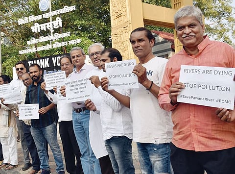 Pimpri News : नदी प्रदूषणविरोधात पर्यावरणप्रेमींची निदर्शने