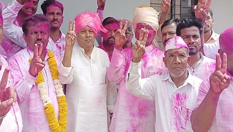 तालुक्यातील ग्रामपंचायत वर भाजपने निर्विवाद वर्चस्व मिळवल्यानंतर विजयी उमेदवारांनी माजी आमदार विलासराव जगताप यांची भेट घेत आनंदोत्सव साजरा केला