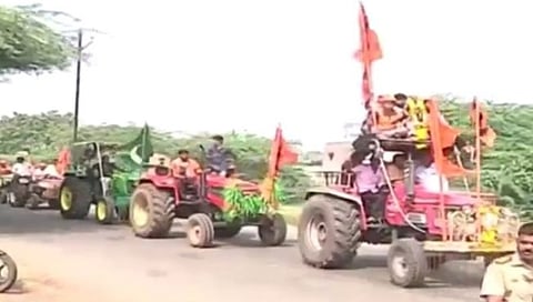 Maratha reservation : मराठा आरक्षणासाठी पंढरपूरच्या कासेगावात ट्रॅक्टर रॅली