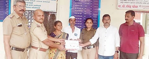 Pune news : दरोडा प्रकरणातील सोन्याचा ऐवज परत