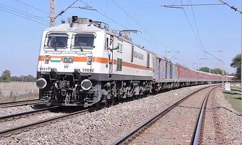 Pune News : फुकट रेल्वे प्रवास पडला महागात