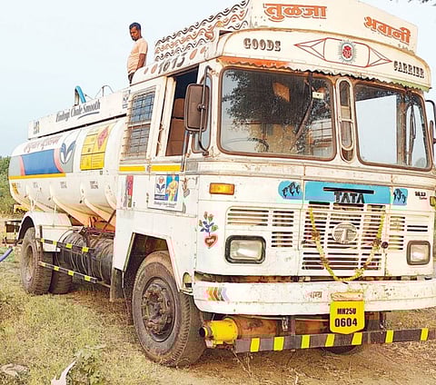 पालखी मार्गाच्या कामासाठी पाणी चोरी; जलसंपदा विभागाचे दुर्लक्ष