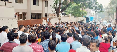 Pune News : पालकांच्या रेट्यापुढे प्रशासन नमले!