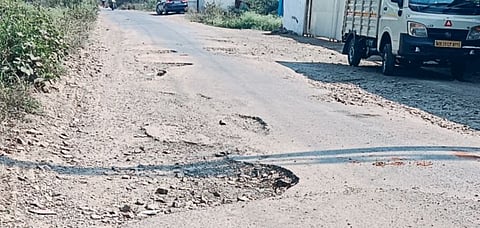 Pune : वाडा पुनर्वसन गावाच्या रस्त्याची दुरवस्था