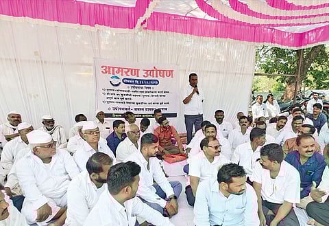 Nagar News : ..तर आगामी निवडणुकांवर बहिष्कार; दुरगाव ग्रामस्थांचे उपोषण