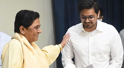 BSP chief Mayawati : बसप प्रमुख मायावतींचा वारसदार ठरला!, उत्तराधिकारी म्हणून ‘या’ नावाची घाेषणा