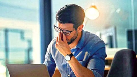 एकवेळ डुलकी काढा; पण एकाच जागी बसून राहू नका!