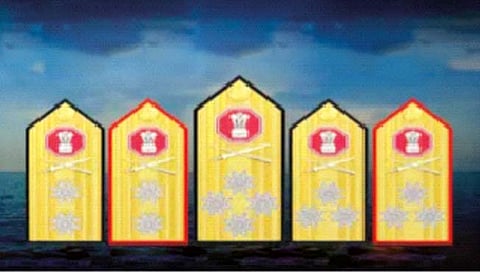 नौदलाच्या बॅजवरील शिवकालीन राजमुद्रेचे अनावरण