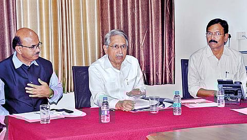 डिजिटल जर्नालिझमचे अभ्यासक्रम सुरू करा : डॉ. प्रतापसिंह जाधव