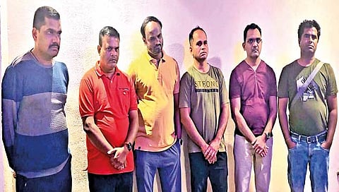 सातारा : बारबालांसमवेत डॉक्टरांची रेव्ह पार्टी