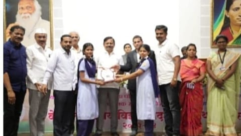 म्हाकवे इंग्लिश स्कूल म्हाकवे विज्ञान प्रदर्शनात जिल्ह्यात प्रथम