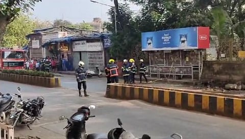 दहिसर पूर्व येथे गॅस वाहिनी फुटली; नागरिक भयभीत