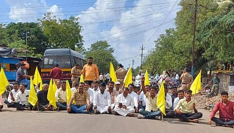 Dhangar reservation: अशोक गोरड यांची प्रकृती खालावली; धनगर समाजाने जत -सांगली रस्ता रोखला