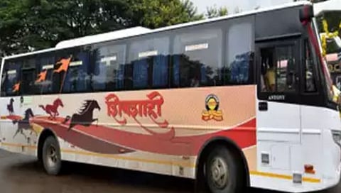 Nashik Accident : सिन्नर बस स्टॉपवर शिवशाही’च्या चाकाखाली चिरडून तरुण ठार