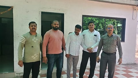 Jalgaon News : शेतकऱ्यांच्या तक्रारीवरून लाचखोर लिपीक एसीबीच्या जाळ्यात