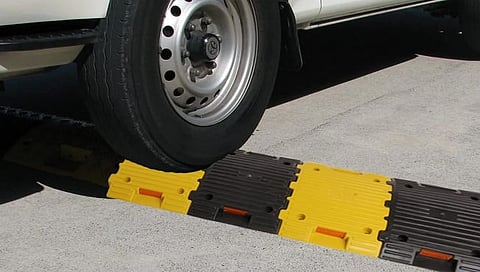 Nashik News : नाशिक बनणार गतिरोधकांचे शहर