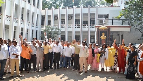 Nashik ZP : जिल्हा परिषदेत कर्मचारी संपाला संमिश्र प्रतिसाद