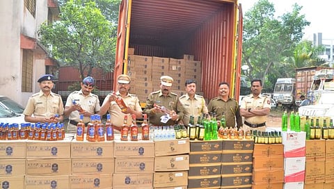 Nashik Crime : रात्रीच्या अंधारात थरार, ८० लाखांचा विदेशी मद्यसाठा जप्त