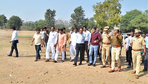 Nashik News : ‘साधुग्राम’वर राष्ट्रीय युवक महोत्सव; मंत्री महाजन यांच्याकडून जागेची पाहाणी