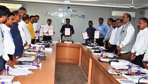 धुळे | महसुल वसुलीचे उद्दीष्ट वेळेत पूर्ण करावे : विभागीय आयुक्त राधाकृष्ण गमे