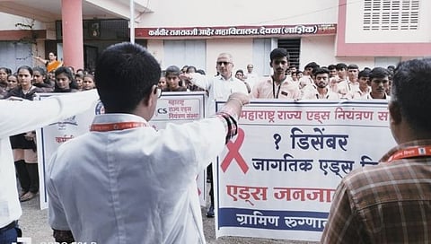 World AIDS Day : समुदायाच्या सहभागाने एड्स संपवू या, देवळा येथे जनजागृती रॅली