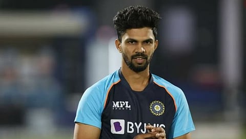 Ruturaj Gaikwad : टीम इंडियाला धक्का, ऋतुराज गायकवाड संघातून बाहेर