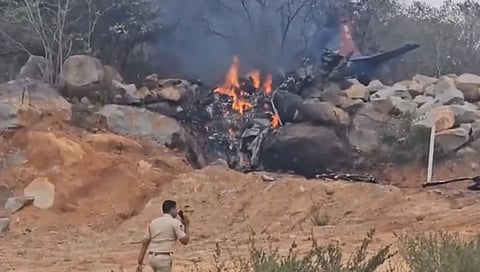 Air Force News : हैदराबाद नजीक प्रशिक्षणादरम्यान विमान कोसळले, दोघा वैमानिकांचा मृत्यू