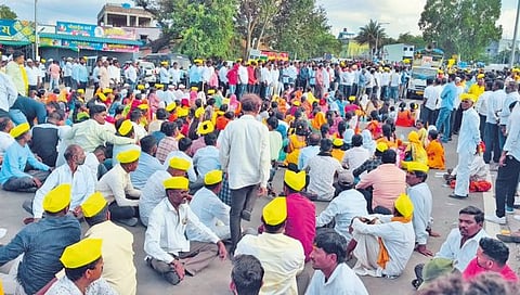 सातारा : पिवळ्या वादळामुळे महामार्ग ब्लॉक